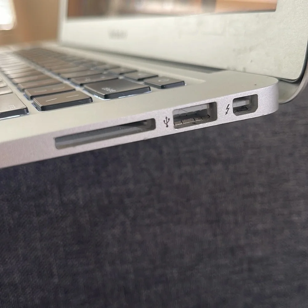 MacBook Air 13”
